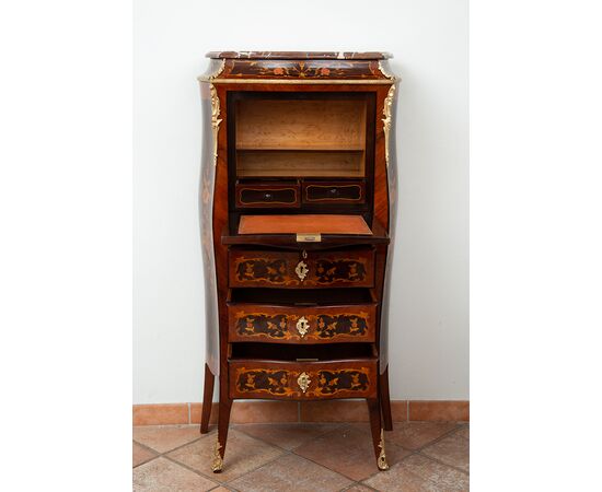 Secretaire Napoleone III Francese in legni esotici pregiati con applicazioni in bronzo dorato. Periodo XIX secolo.