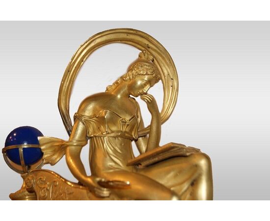 Orologio Impero parigina del 1800 raffigurante Ipazia