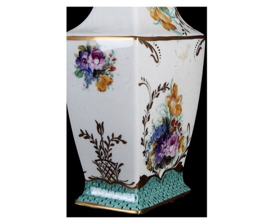 Vaso con coperchio in porcellana Limoges bianca e verde