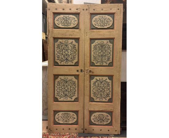 PTL702 - Porta in legno laccato con pannelli dipinti, epoca '700, misure cm L 122 x H 217