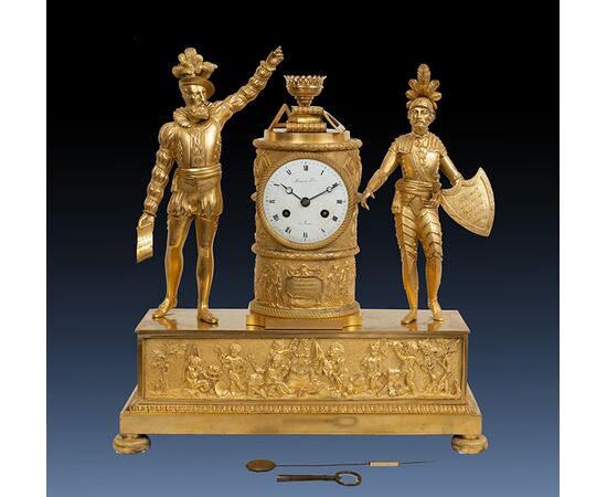 Orologio antico Impero Francese in bronzo dorato finemente cesellato. Periodo XIX secolo.