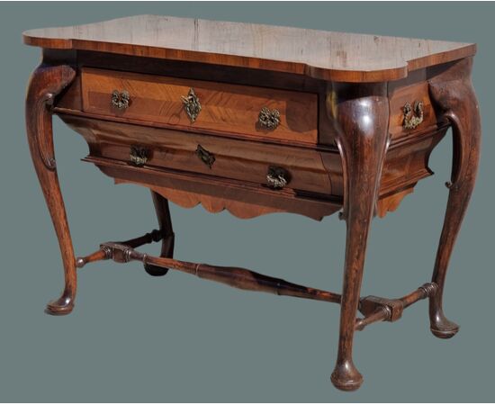 Comò consolle ferrarese in noce, XVIII secolo