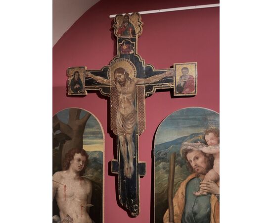 Antico crocifisso con Dio Padre, la Vergine e San Giovanni