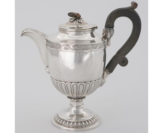 Caffettiera in argento sterling Giorgio IV, Paul Storr, Londra, 1823
