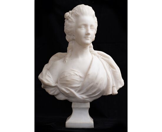 Scultura antica in marmo bianco statuario raffigurante Maria Antonietta. Francia fine XVIII secolo.
