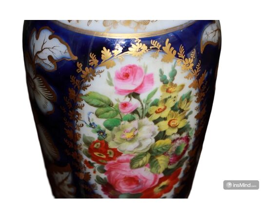 Vaso Francese in Porcellana del 1800 Decorato a motivo Floreale