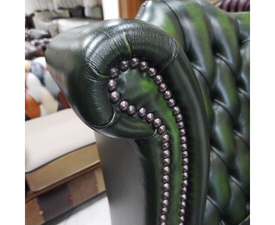 Coppia di poltrone chesterfield Queen Anne nuova inglese originale verde 