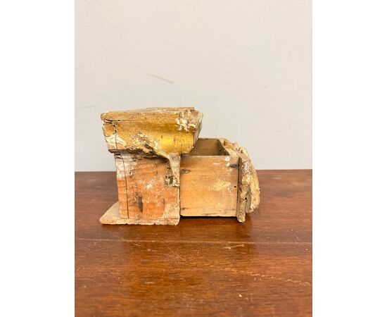 Antico elemosiniere in legno dipinto, XVIII sec, 24x11x15 cm