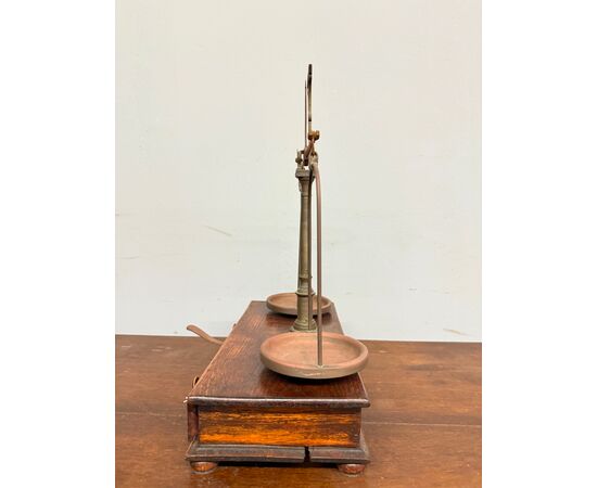 Antica bilancia da farmacista '800, 46x36 cm