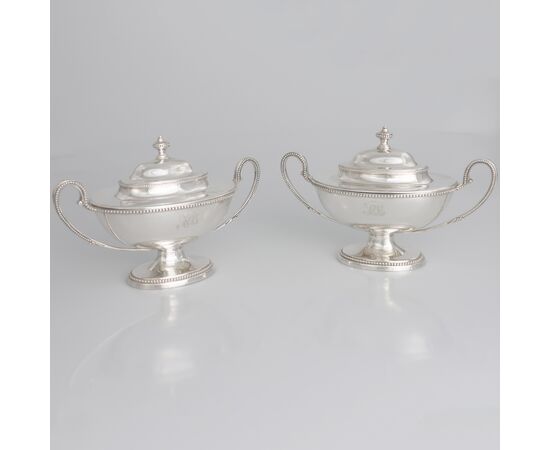 Coppia di zuccheriere con coperchi in argento sterling Giorgio III, Thomas Chawner, Londra, 1783