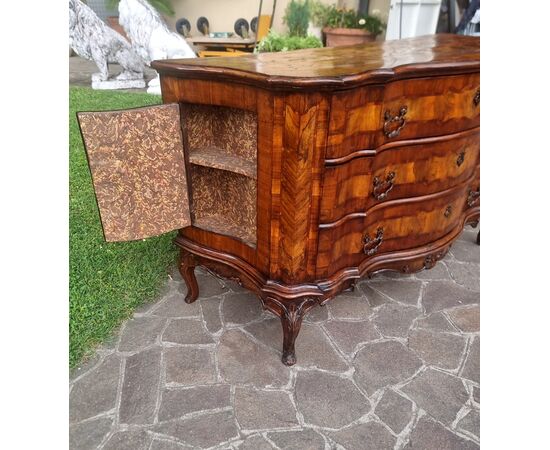 Cassettone veneziano del 700 in radica di noce  da palazzo signorile 