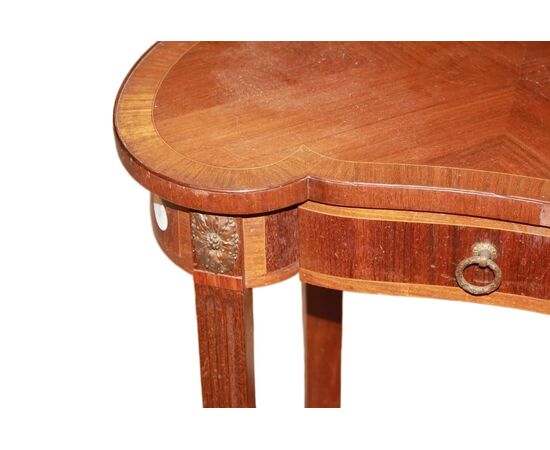 Tavolino a fagiolo francese stile Luigi XVI del 1800
