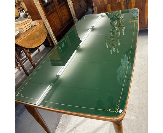 Tavolo modernariato anni 60 con piano in vetro verde dipinto . Restaurato. Mis 178 x 86 h 80 