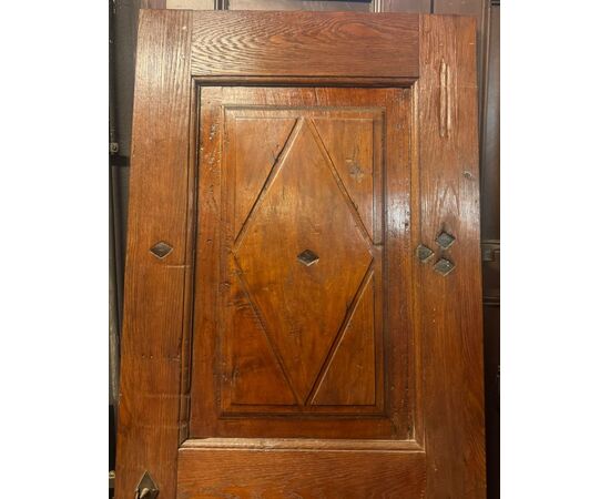 PTI757 - Porta da interno in noce, pannelli scolpiti, epoca '700, misure cm L 70 x H 200