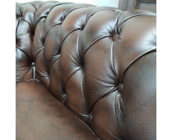 Coppia di poltrone chesterfield club in pelle marrone inglese originale nuova 