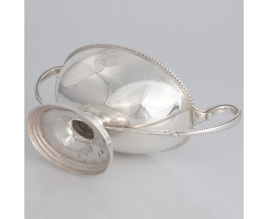 Coppia di zuccheriere con coperchi in argento sterling Giorgio III, Thomas Chawner, Londra, 1783