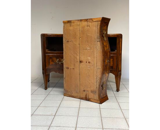 Cassettone mosso sul fronte e fianchi .Padova Vicenza XVIII secolo