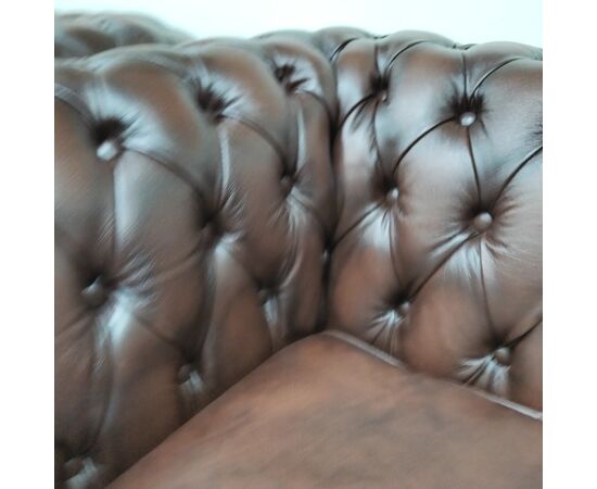 Coppia di poltrone chesterfield club in pelle marrone inglese originale nuova 