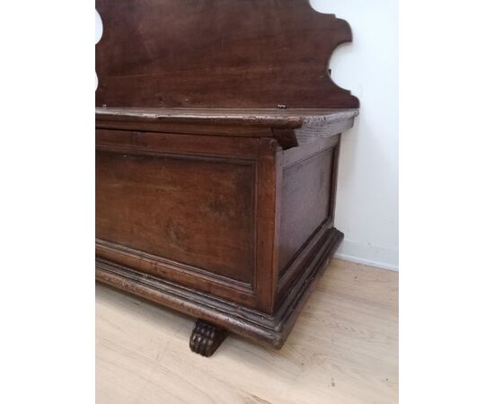 Cassapanca con schienale in noce- fine 800- baule-scrigno