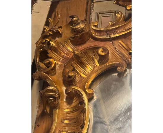 SPECC557 - Specchiera dorata scolpita a volute, epoca '800, misure cm L 115 x H 215
