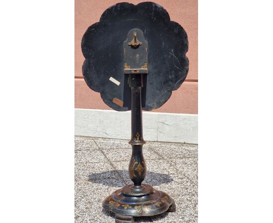 Tavolino inglese a vela in legno e cartapesta, fine Ottocento