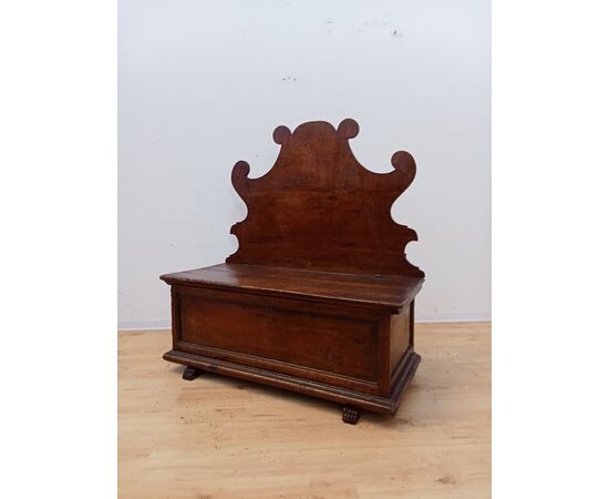 Cassapanca con schienale in noce- fine 800- baule-scrigno