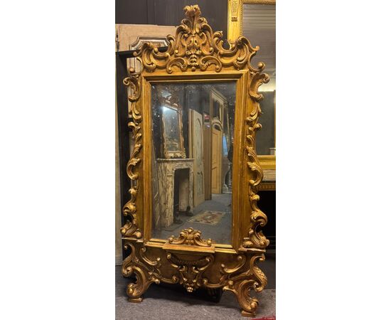 SPECC557 - Specchiera dorata scolpita a volute, epoca '800, misure cm L 115 x H 215