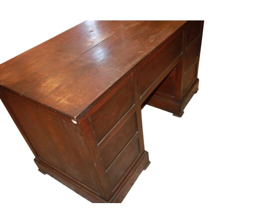 Scrivania italiana con 7 Cassetti in legno di Noce