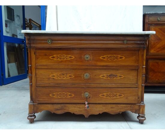 Cassettone Carlo X in noce intarsiato acero 1820 Piemonte