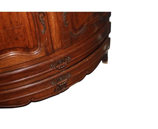Grande Angoliera Stile Provenzale in Legno di Noce con 4 Ante e 2 Cassetti