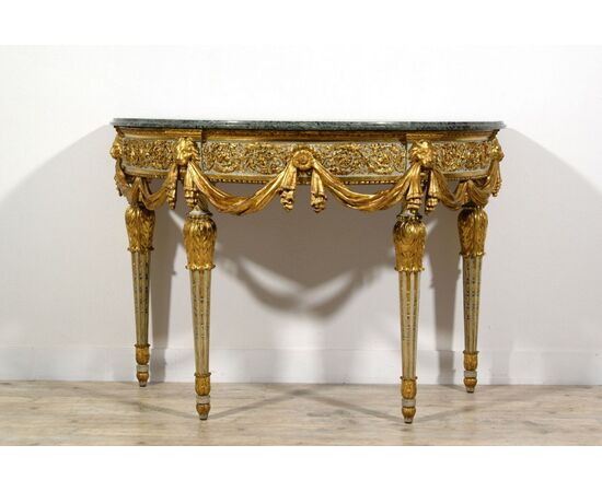RISERVATA Importante e rara consolle a mezzaluna neoclassica in legno intagliato laccato e dorato, Torino, Francesco Bolgiè attr., fine XVIII secolo
