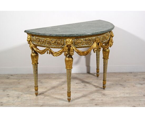 RISERVATA Importante e rara consolle a mezzaluna neoclassica in legno intagliato laccato e dorato, Torino, Francesco Bolgiè attr., fine XVIII secolo