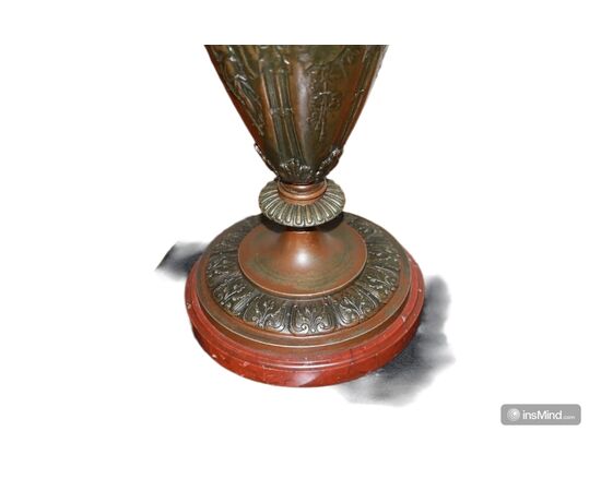 Vaso ad Anfora Francese in metallo del 1800 con Figure