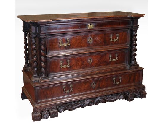 Canterano in legno di noce, colonne tortili, Stato Pontificio, seconda metà XVI secolo