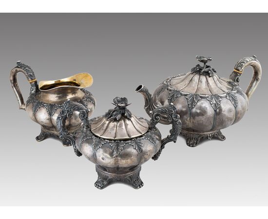 Servizio in argento antico Luigi Filippo Napoletano appartenente alla prima metà del XIX secolo.