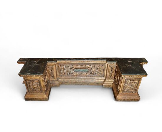 Basamento da cornice in legno dorato
