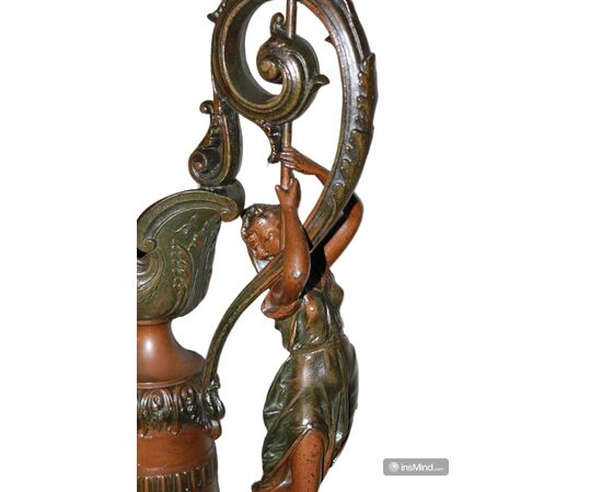 Vaso ad Anfora Francese in metallo del 1800 con Figure