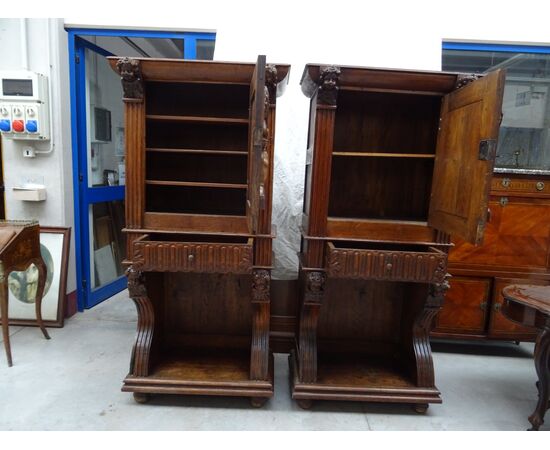 Coppia di credenze in rovere scolpite XIX sec. Francia