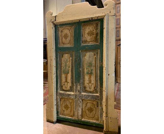 PTL708 - Lacquered door with painted panels, with frame, 18th century, opening size cm W 98 x H 205