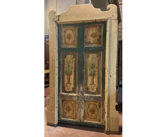 PTL708 - Lacquered door with painted panels, with frame, 18th century, opening size cm W 98 x H 205