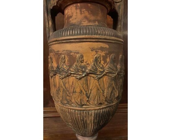 DARS674 - Vaso in terracotta, misure cm L 35 x H 84 x P 35