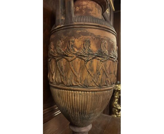 DARS674 - Vaso in terracotta, misure cm L 35 x H 84 x P 35