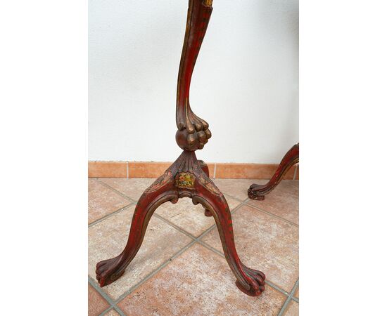 Pair of demi-lune consoles in lacquered and painted wood. Venice 19th century.