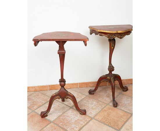 Pair of demi-lune consoles in lacquered and painted wood. Venice 19th century.