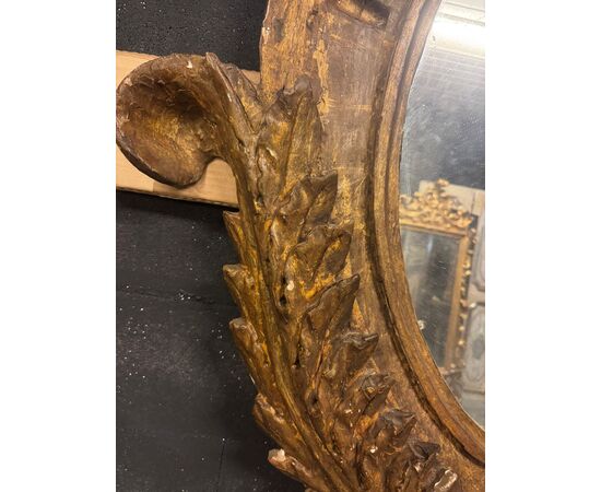 SPECC558 - Oval lacquered and gilded mirror, '7/'800 period, measures cm W 105 x H 207