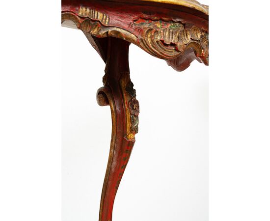 Pair of demi-lune consoles in lacquered and painted wood. Venice 19th century.