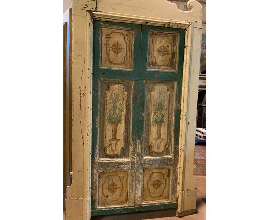 PTL708 - Lacquered door with painted panels, with frame, 18th century, opening size cm W 98 x H 205
