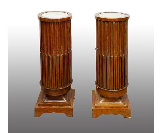 Pair of antique cherry wood columns with white marble tops. Naples, early 19th century.