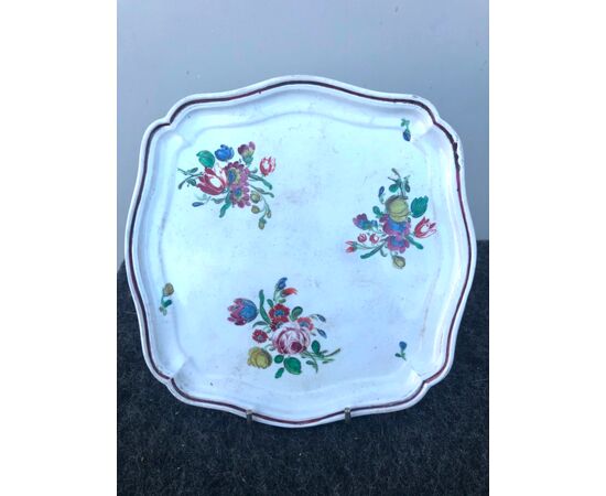 Porcelain tray with &#39;bunches&#39; decoration. Doccia-Ginori manufacture.     