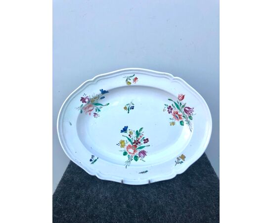Oval plate in porcelain with &#39;bunches&#39; decoration. Shower-Ginori manufacture.     